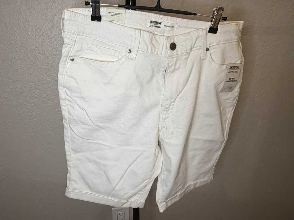 NWT Signature by Levi Strauss & Co. White Mid-Rise Bermuda Denim Shorts - Size 1